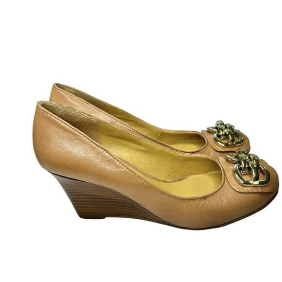 Nine West Stacked Wedge Heel Leather Pumps Camel Tan Gold Tone Hardware Size 6M - Picture 3 of 15